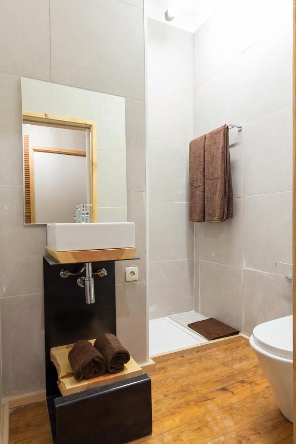 Feel At Home Guest House โอวาร์ ภายนอก รูปภาพ