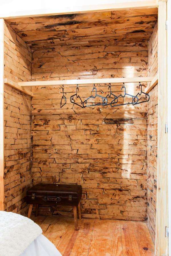 Feel At Home Guest House โอวาร์ ภายนอก รูปภาพ