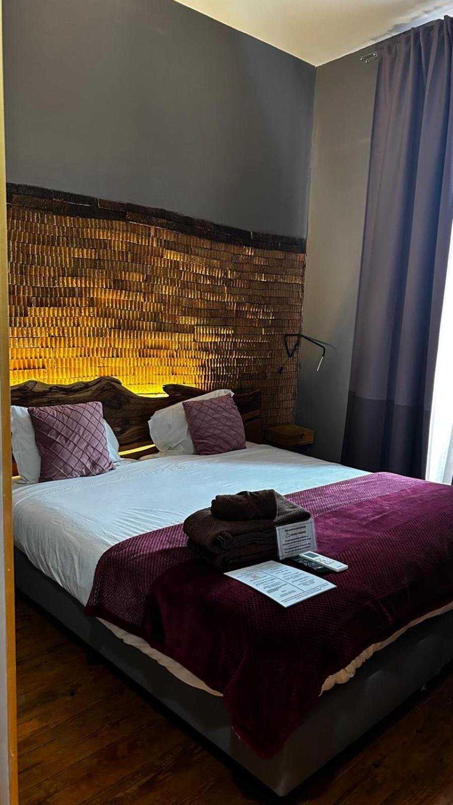 Feel At Home Guest House โอวาร์ ภายนอก รูปภาพ