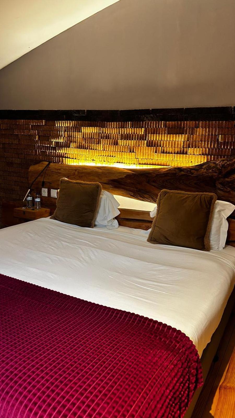 Feel At Home Guest House โอวาร์ ภายนอก รูปภาพ